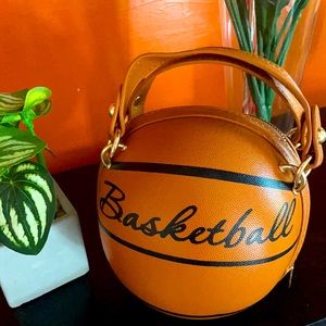Brown basketball pocketbook (New)